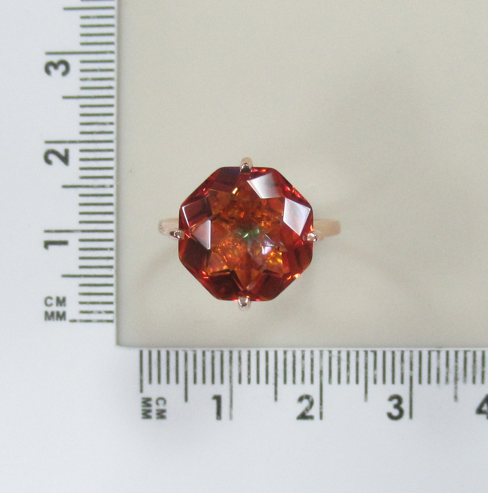 Серебряное кольцо с оранжевым горным хрусталем